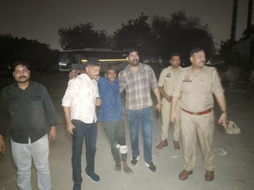 नोएडा पुलिस मुठभेड़: शातिर चोर गिरफ्तार, पैर में लगी गोली, 7 लाख के गहने बरामद