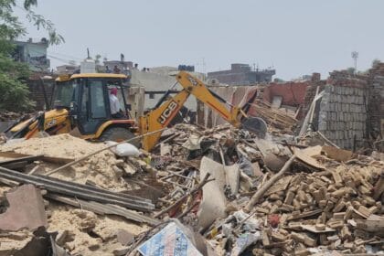 बुलडोजर एक्शन: ग्रेटर नोएडा में सिंचाई विभाग की 65 बीघा ज़मीन अतिक्रमण मुक्त, 50 करोड़ की संपत्ति बचाई