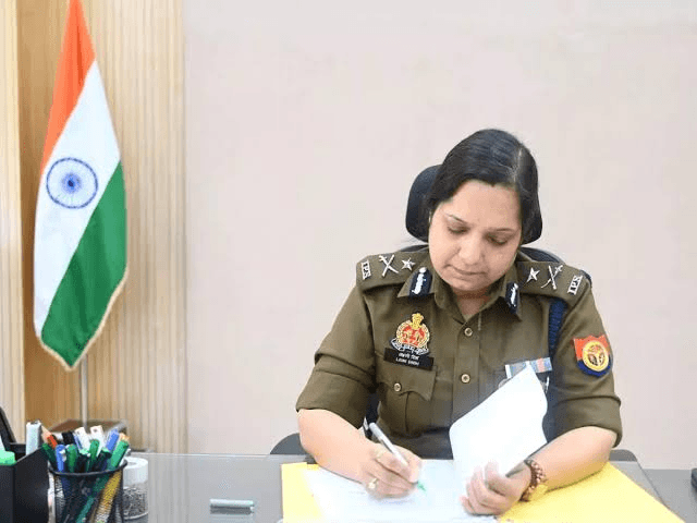 नोएडा में ट्रैफिक अव्यवस्था पर गरजीं CP लक्ष्मी सिंह: ACP समेत 13 पुलिसकर्मी नपे, DCP से मांगा जवाब