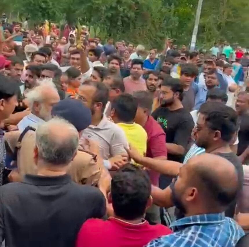 ग्रेटर नोएडा: मिगसन अल्टिमो (Migsun Ultimo) सोसाइटी में शेड गिरने से नानी और 2 साल के नाती की दर्दनाक मौत, बिल्डर पर लापरवाही का आरोप, लोगों का फूटा गुस्सा