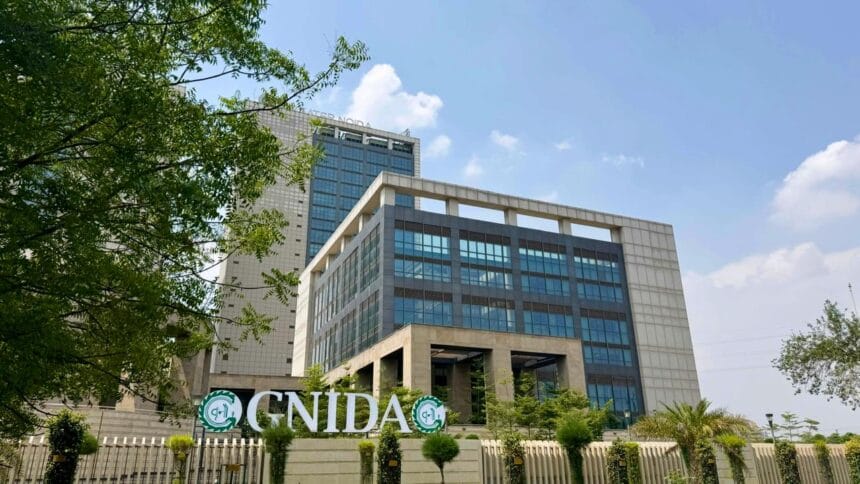 अधिग्रहण के बिना भूमि आवंटन: ग्रेटर नोएडा प्राधिकरण के तीन कर्मी निलंबित, आठ अन्य जांच के दायरे में