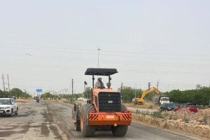 ग्रेटर नोएडा-ग्रेनो वेस्ट की राह होगी आसान, ट्रैफिक जाम से मुक्ति के लिए 80 मीटर चौड़ी सड़क का निर्माण शुरू