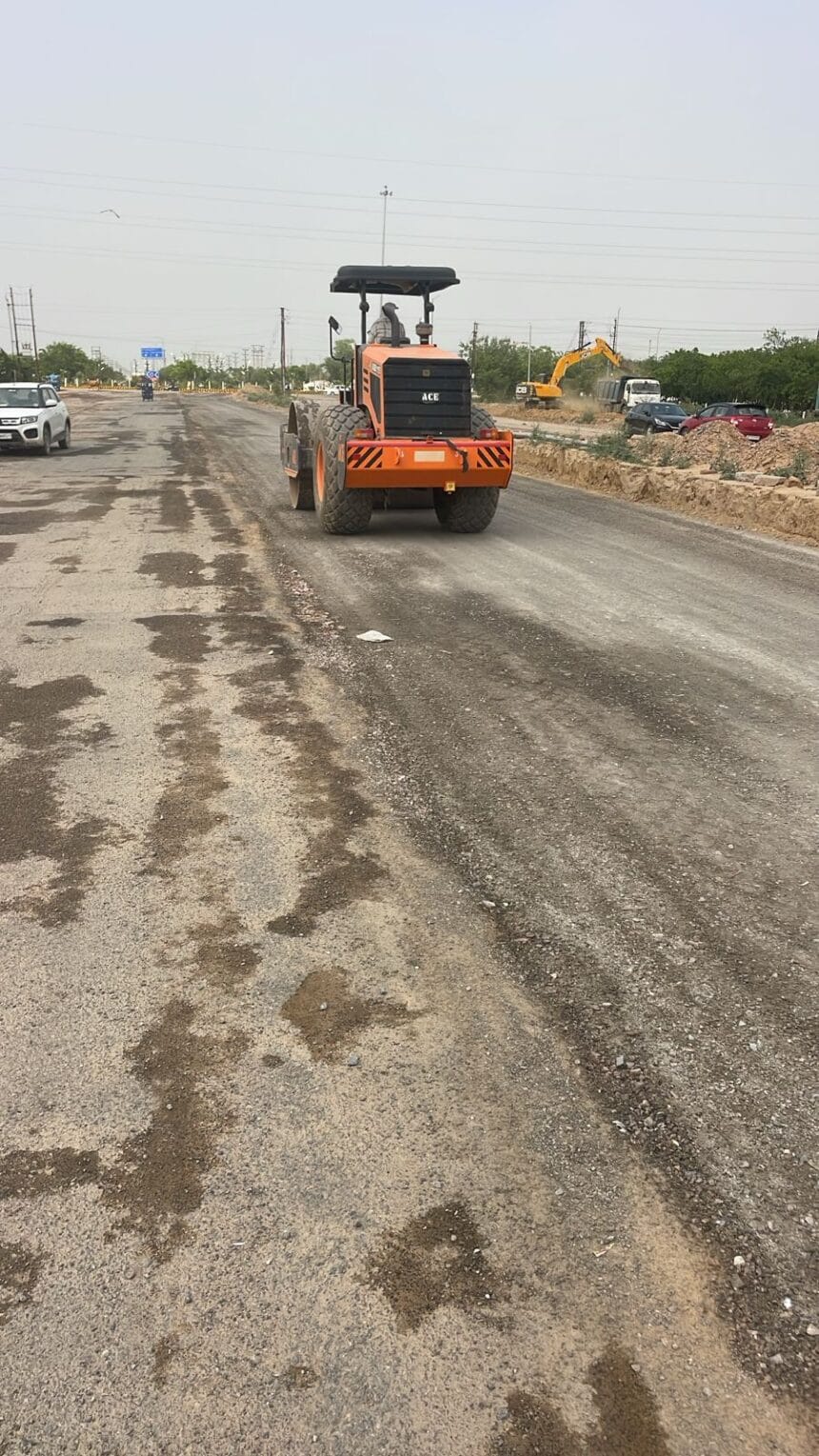 ग्रेटर नोएडा-ग्रेनो वेस्ट की राह होगी आसान, ट्रैफिक जाम से मुक्ति के लिए 80 मीटर चौड़ी सड़क का निर्माण शुरू