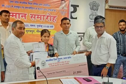 गौतमबुद्ध नगर के मेधावियों की धूम: लखनऊ में मुख्यमंत्री ने किया सम्मानित, जिले में भी बरसे इनाम