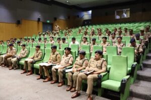 नोएडा में पुलिस महकमे में बड़ा फेरबदल: CP लक्ष्मी सिंह की सख्त कार्रवाई, हटाए थाना प्रभारी, निलंबित किए चौकी प्रभारी