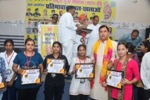  प्रतिभाएं रचती हैं इतिहास': गुर्जर महासभा ने शुक्रताल में 461 मेधावियों को किया सम्मानित