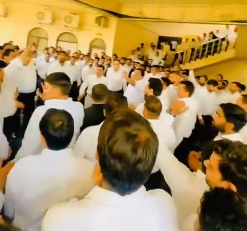 सूरजपुर कोर्ट में वकीलों का विवाद: मारपीट के बाद बार एसोसिएशन की कार्यकारिणी भंग, नए अध्यक्ष नियुक्त