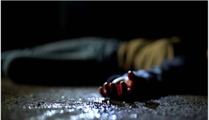 130 मीटर रोड पर अज्ञात वाहन ने बाइक को रौंदा, नोएडा जा रहे शख्स की दर्दनाक मौत