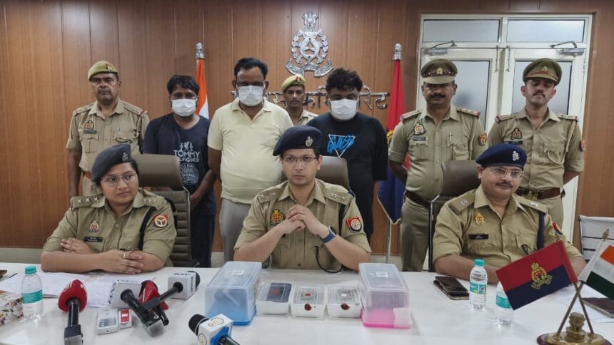 ग्रेटर नोएडा में ‘नोट बदलो, पैसा बढ़ाओ’ ठगी का खुलासा: तीन गिरफ्तार, लग्जरी कारें और 4.83 लाख बरामद