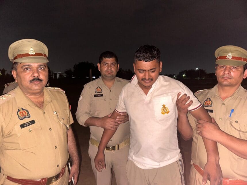 नोएडा में फर्जी पुलिस बनकर करता था ठगी, मुठभेड़ के बाद गिरफ्तार