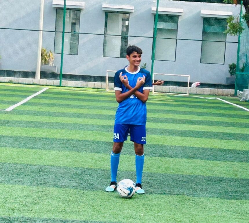 नोएडा का चमकता सितारा: 14 वर्षीय समर नागर का दिल्ली जूनियर फुटबॉल टीम में चयन, राष्ट्रीय मंच पर मचाएंगे धमाल!