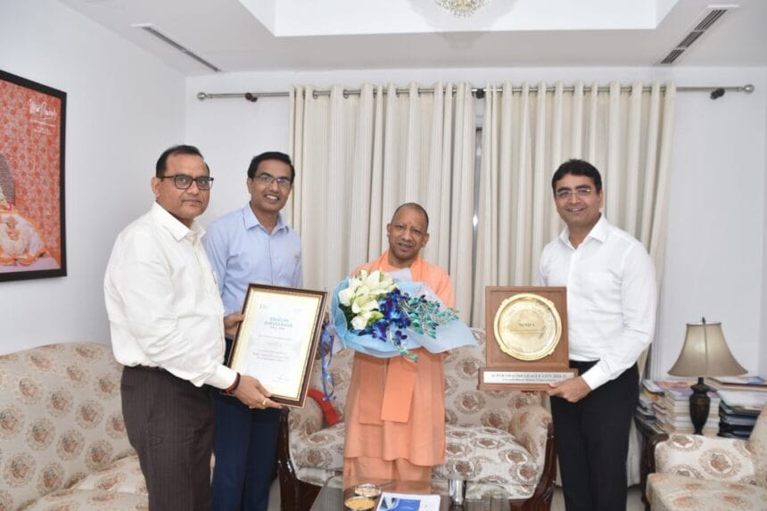 स्वच्छता में नम्बर वन बना नोएडा: सीएम योगी से मिलकर सीईओ ने ‘सुपर स्वच्छ लीग’ साझा की बड़ी उपलब्धि