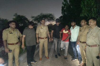 नोएडा में पुलिस मुठभेड़: अंतर्राज्यीय मोबाइल चोर गिरफ्तार, गोली लगने से घायल
