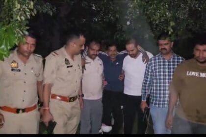 नोएडा में पुलिस की बदमाशों से सीधी मुठभेड़, गोली लगने से एक शातिर चोर घायल, साथी समेत गिरफ्तार