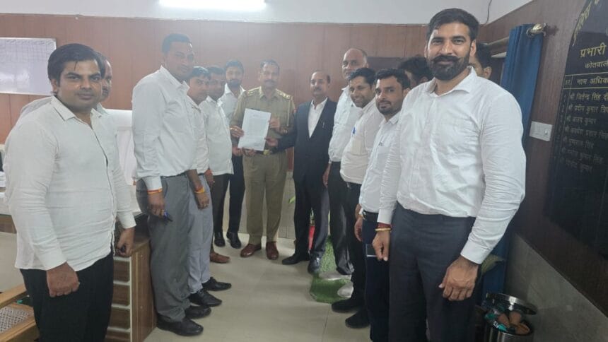 डिंपल यादव पर अभद्र टिप्पणी: मौलाना साजिद रशीदी के खिलाफ ग्रेटर नोएडा में मुकदमा दर्ज करने की मांग