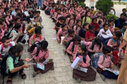 यूपी में प्राइमरी स्कूलों के विलय पर हाईकोर्ट की रोक: ग्रामीण शिक्षा को लेकर सरकार की नीति सवालों के घेरे में