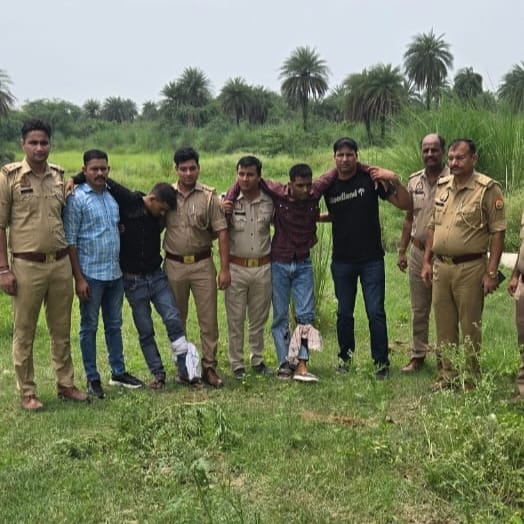 ग्रेटर नोएडा में पुलिस और बदमाशों के बीच मुठभेड़ 130 मीटर रोड पर , दो घायल, एक फरार