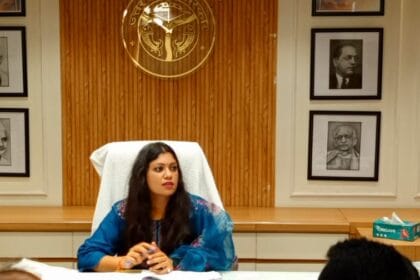 गौतमबुद्ध नगर में DM मेधा रूपम का एक्शन: ड्राइवर से लोकेशन पूछना पड़ा भारी, 9 साल से तैनात असलह बाबू हटाए गए