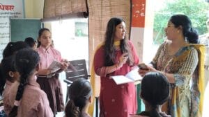  ग्रेटर नोएडा के मलकपुर और सुत्याना स्कूलों में डीएम का औचक निरीक्षण, शिक्षा की गुणवत्ता परखी, चार शिक्षकों पर गिरी गाज