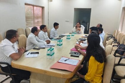 नोएडा में स्टाम्प व निबंधन विभाग की समीक्षा बैठक: राजस्व लक्ष्य और जन सुविधाओं पर खास जोर