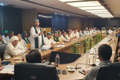 ग्रेटर नोएडा: किसानों की मांगों पर 4.5 घंटे चला मंथन, प्रशासन ने दिया समाधान का आश्वासन