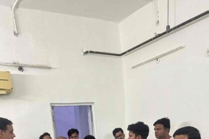 ग्रेटर नोएडा वेस्ट में कूड़ा न उठाने पर एक्शन, दो सोसायटियों पर लगा ₹40,600 का जुर्माना 