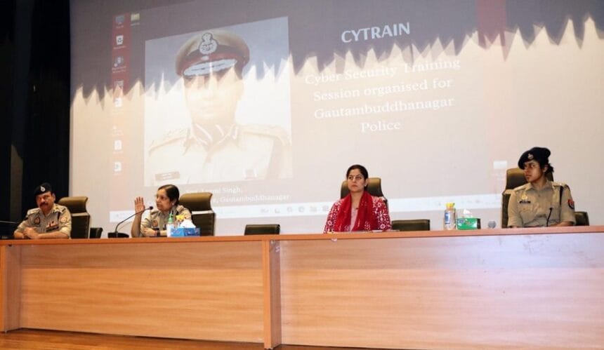 नोएडा पुलिस का साइबर 'महा-अभियान': 55 करोड़ की वापसी, 227 गिरफ्तार, जानिए कैसे मिली सफलता