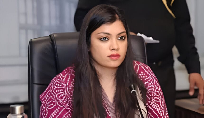 ट्रोलिंग से 12 दिन दूर रहने के बाद सोशल मीडिया पर लौटीं डीएम मेधा रूपम