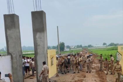 ग्रेटर नोएडा :  तालड़ा गाँव में भू-माफियाओं पर बड़ी कार्रवाई, 100 करोड़ की जमीन पर चला बुलडोजर