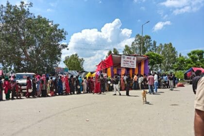यमुना में उफान: गौतम बुद्ध नगर के 43 गांव बाढ़ की चपेट में, 3800 लोग प्रभावित, प्रशासन हाई अलर्ट पर