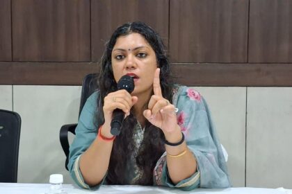 DM मेधा रूपम का कड़ा एक्शन: पीईटी परीक्षा की बैठक से नदारद 13 सेक्टर व स्टेटिक मजिस्ट्रेटों पर एफआईआर की तलवार