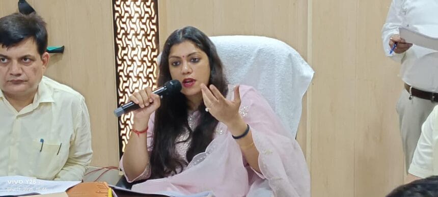 DM मेधा रूपम का बड़ा एक्शन: IGRS शिकायतों में लापरवाही पर कटेगा वेतन,फिसड्डी विभागों के अफसरों का वेतन कटेगा,टॉप-10 से बाहर हुए तो कटेगा वेतन