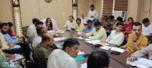  DM मेधा रूपम का बड़ा एक्शन: IGRS शिकायतों में लापरवाही पर कटेगा वेतन,फिसड्डी विभागों के अफसरों का वेतन कटेगा,टॉप-10 से बाहर हुए तो कटेगा वेतन 