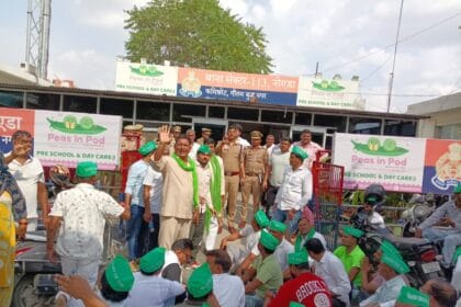 नोएडा सोरखा में किसानों के घर तोड़े, लाठीचार्ज का आरोप,3 दिन में मांगें पूरी नहीं हुईं तो प्राधिकरण पर महापंचायत का खतरा