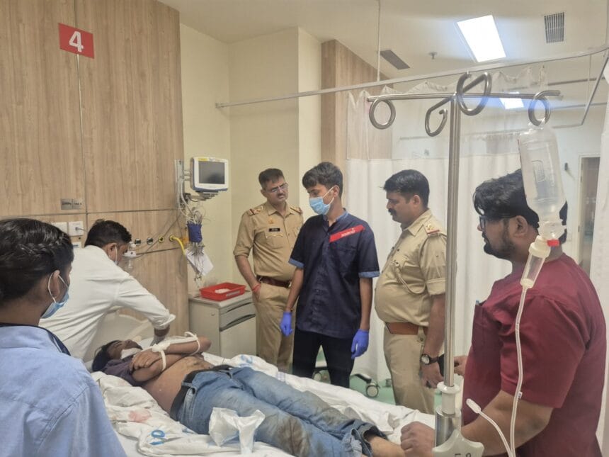 भीषण सड़क हादसा: ग्रेटर नोएडा में जीबीयू के तीन बीटेक छात्रों की दर्दनाक मौत