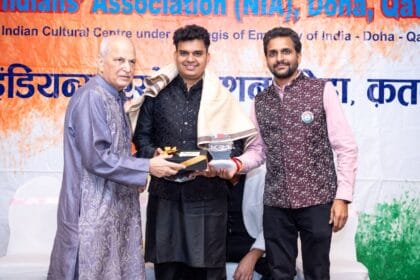 ग्रेटर नोएडा के कवि अमित शर्मा ने कतर में बिखेरी भारतीय संस्कृति की छटा, विदेशी धरती पर गूंजा राष्ट्रप्रेम