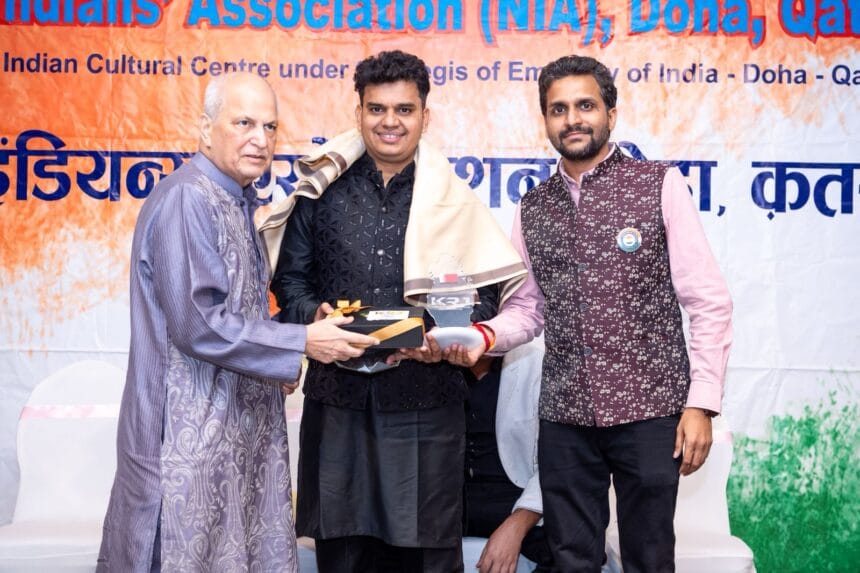 ग्रेटर नोएडा के कवि अमित शर्मा ने कतर में बिखेरी भारतीय संस्कृति की छटा, विदेशी धरती पर गूंजा राष्ट्रप्रेम