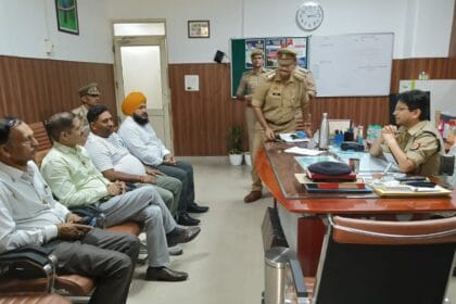 आगामी त्यौहारों से पहले गौतमबुद्धनगर पुलिस अलर्ट, डीसीपी ने व्यापारियों के साथ बैठक कर सुरक्षा का दिया आश्वासन