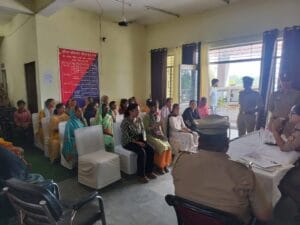  मिशन शक्ति फेज-5: ग्रेटर नोएडा में पुलिस ने छात्राओं और महिलाओं को किया जागरूक, सिखाए सुरक्षा और साइबर अपराध से बचाव के गुर