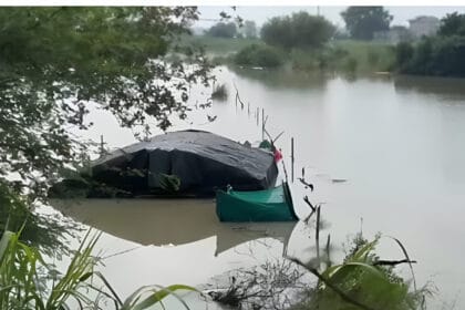 नोएडा-ग्रेटर नोएडा में बाढ़ का डबल अटैक: यमुना उफान पर, 20 हजार से ज्यादा लोग निकाले गए; बारिश ने शहर को बनाया तालाब