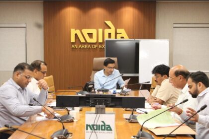 नोएडा के बकायेदारों की अब खैर नहीं! CEO लोकेश एम का अल्टीमेटम- 'बकाया चुकाओ या कार्रवाई झेलो'