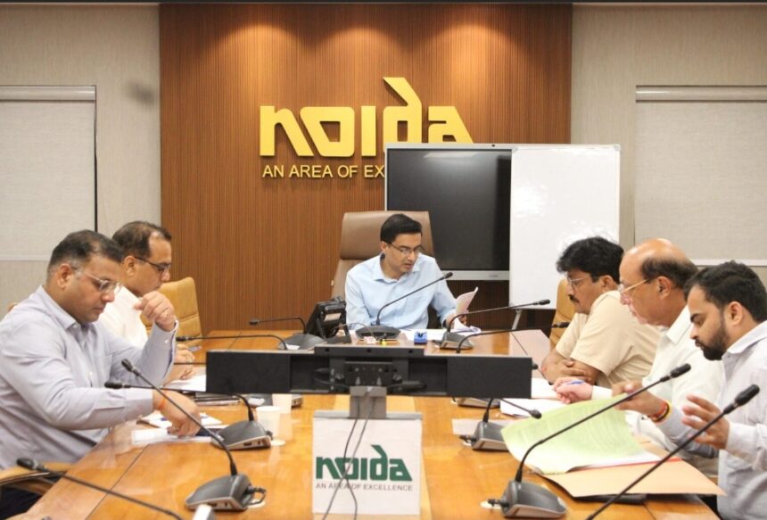 नोएडा के बकायेदारों की अब खैर नहीं! CEO लोकेश एम का अल्टीमेटम- 'बकाया चुकाओ या कार्रवाई झेलो'