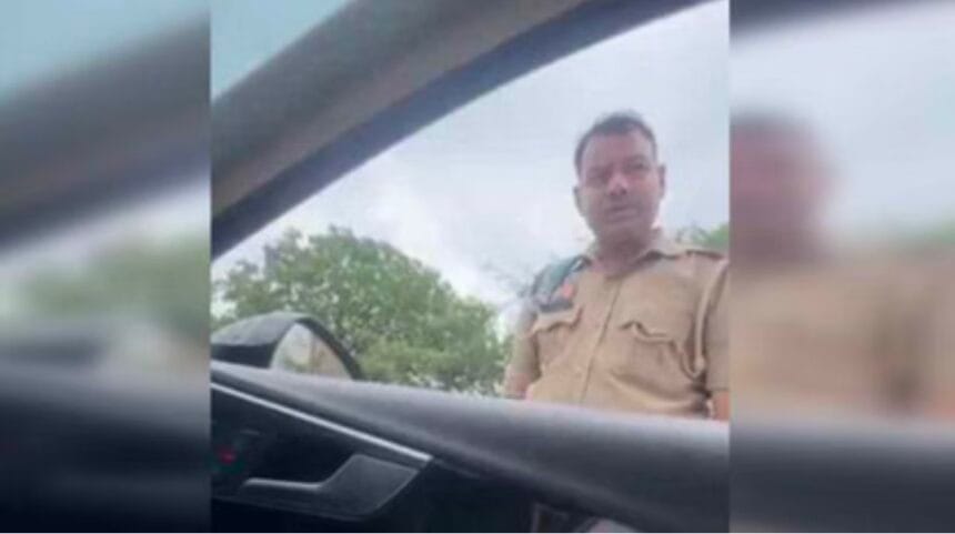 नोएडा में पुलिसकर्मी की गुंडागर्दी: 'गोली मार दूंगा' कहकर कार चालक को धमकाया, वीडियो वायरल होने पर सस्पेंड
