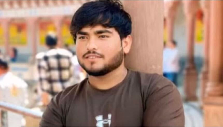 ग्रेटर नोएडा: आछेपुर गांव में बिजली विभाग की अनदेखी ने ली एक और जान, छत पर टहल रहे युवक की हाईटेंशन लाइन की चपेट में आकर दर्दनाक मौत