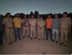  बिसरख में पुलिस मुठभेड़: 6 लाख की ज्वेलरी चोरी करने वाले गिरोह की महिला समेत तीन गिरफ्तार, दो बदमाश घायल