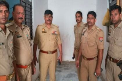 ग्रेटर नोएडा के रामपुर गांव में अवैध संबंधों के शक में पत्नी की चाकू से गला रेंतकर नृशंस हत्या, पति गिरफ्तार