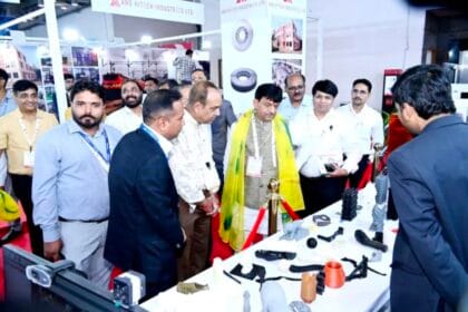 Greater Noida News: यूपी इंटरनेशनल ट्रेड शो 2025 की ऐतिहासिक सफलता: तीसरे दिन उमड़ा रिकॉर्ड जनसैलाब, 89 करोड़ के व्यापारिक समझौते संपन्न