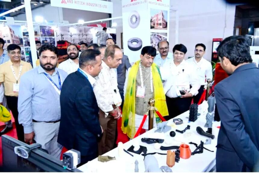 Greater Noida News: यूपी इंटरनेशनल ट्रेड शो 2025 की ऐतिहासिक सफलता: तीसरे दिन उमड़ा रिकॉर्ड जनसैलाब, 89 करोड़ के व्यापारिक समझौते संपन्न