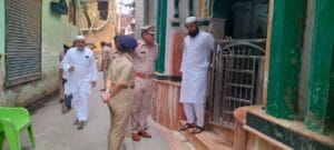  आगामी त्योहारों और जुमे की नमाज के मद्देनजर गौतमबुद्धनगर पुलिस अलर्ट, संवेदनशील इलाकों में किया गया पैदल गश्त