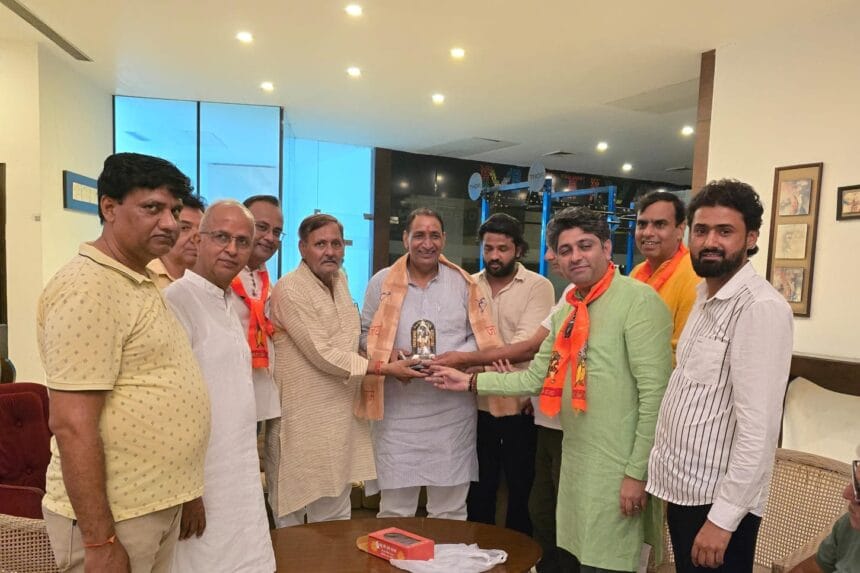 ग्रेटर नोएडा: पैरामाउंट गोल्फ फॉरेस्टे में 'जय श्रीराम' के उद्घोष के साथ हुआ रावण दहन, विधायक तेजपाल नागर रहे मुख्य अतिथि